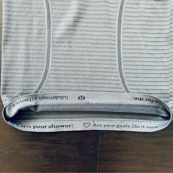 Lululemon Run: Swiftly Tech High-Neck Racerback Tank Top - Stripe Slate Size 4-6 - Picture 10 of 16